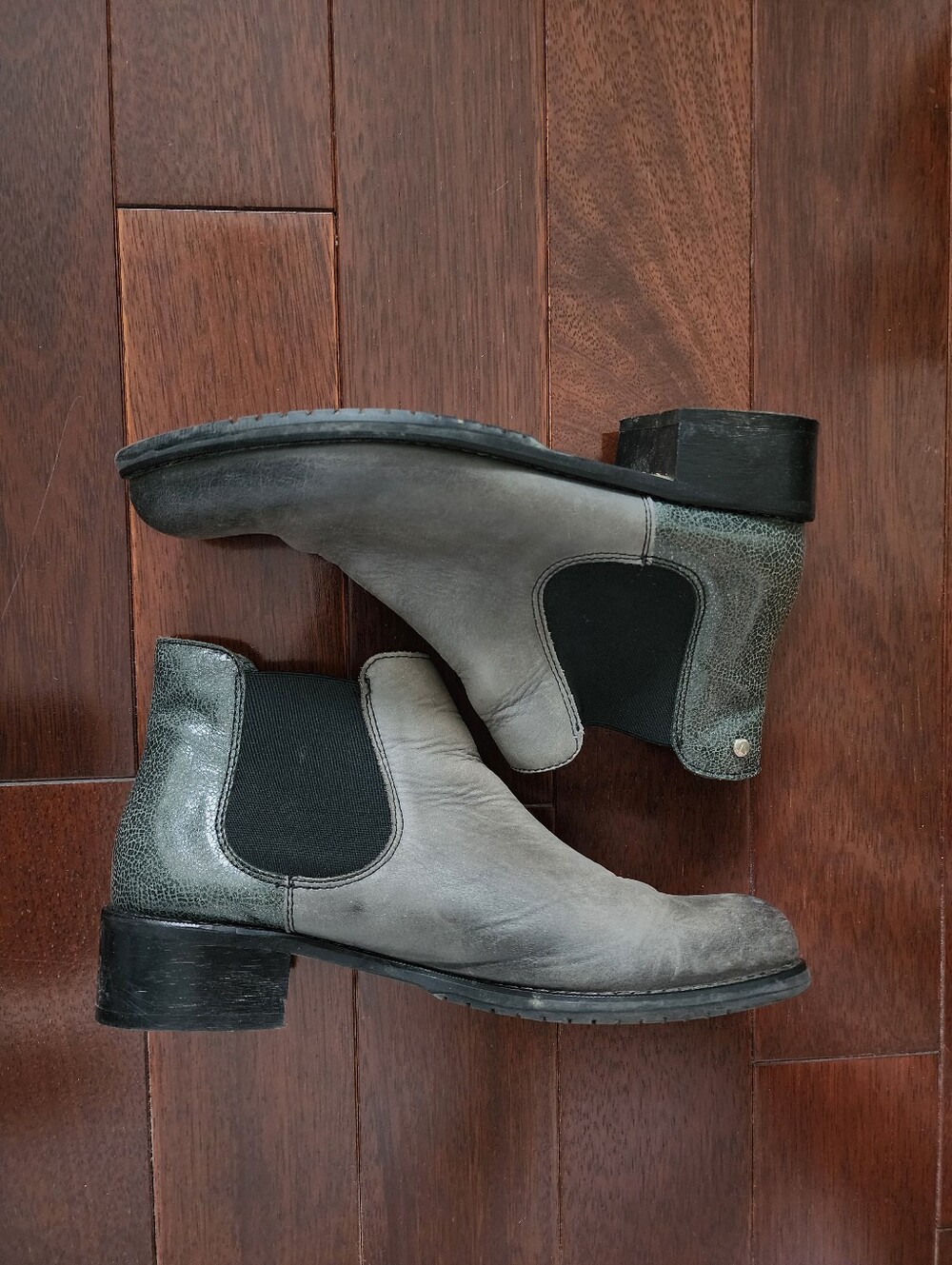 Venezia Italian Distressed Grey Green Leather Chelsea Boots EU 38 / US 7.5